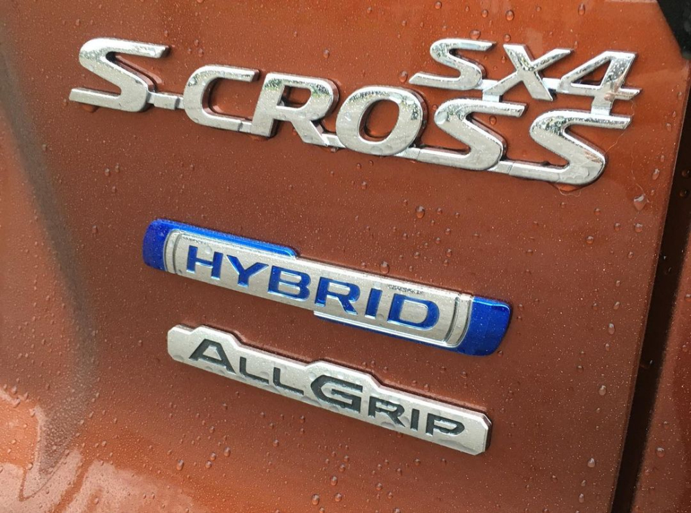 Suzuki SX4 S-Cross 2022 có 2 tùy chọn hộp số và hệ dẫn động
