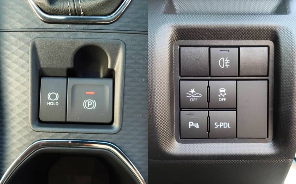 Tương tự bản thường, Toyota Raize Hybrid 2022 cũng c&oacute; th&ecirc;m phanh tay điện tử v&agrave; tự động giữ phanh tạm thời mới