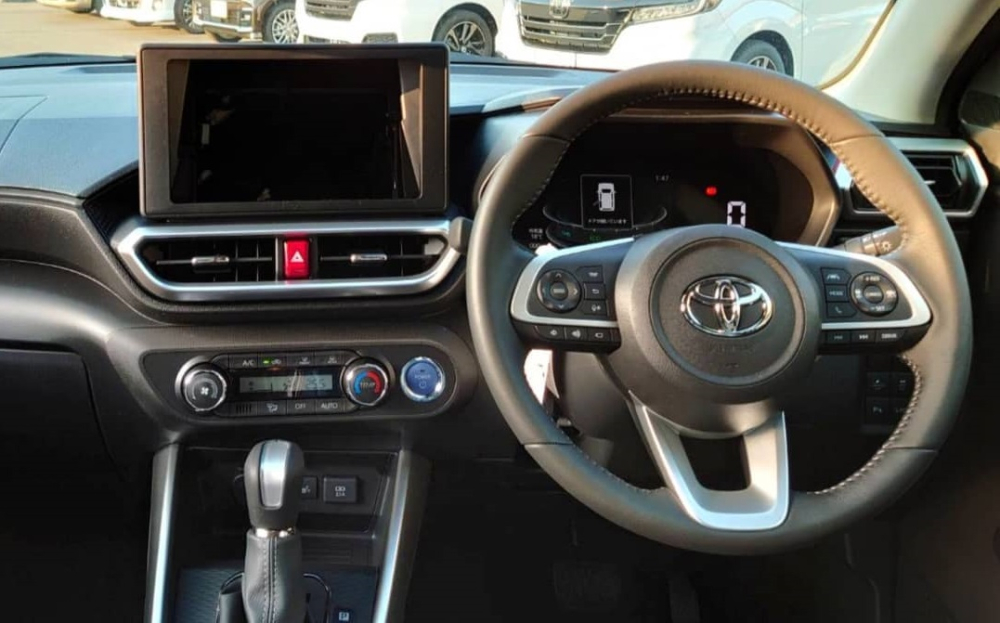 Nội thất b&ecirc;n trong Toyota Raize Hybrid 2022