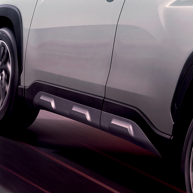 Ốp màu bạc bên sườn của Toyota Corolla Cross GR Sport 2022 Ốp màu bạc bên sườn của Toyota Corolla Cross GR Sport 2022