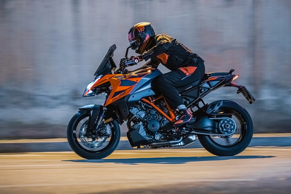 KTM 1290 Super Duke GT 2022 KTM 1290 Super Duke GT 2022