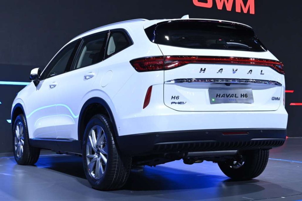 Haval H6 PHEV 2022 nhìn từ phía sau