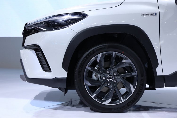 Vành hợp kim 18 inch của Toyota Corolla Cross GR Sport 2022