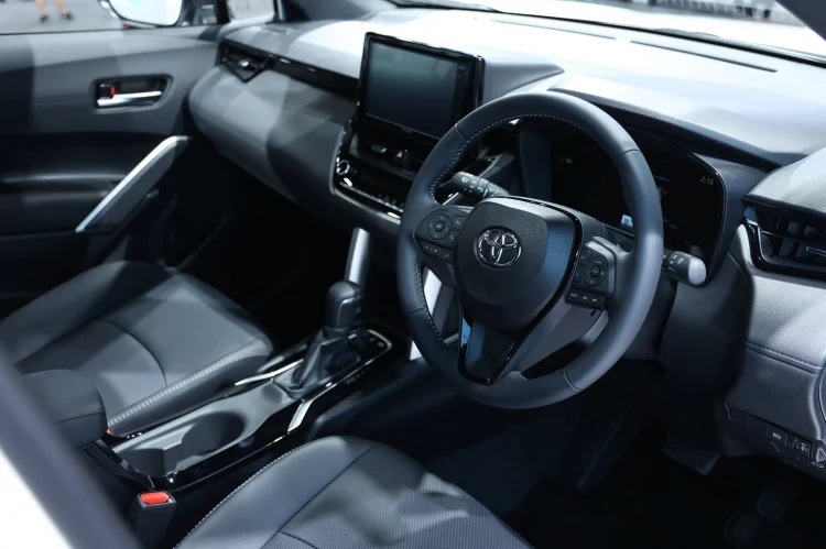 Trang bị an toàn của Toyota Corolla Cross GR Sport 2022 không khác bản thường