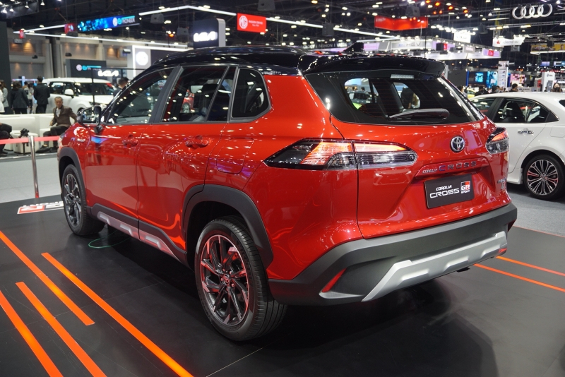Toyota Corolla Cross GR Sport 2022 được cải tiến cả hệ thống treo và hệ thống lái