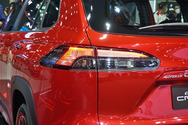 Vỏ đèn hậu màu tối của Toyota Corolla Cross GR Sport 2022