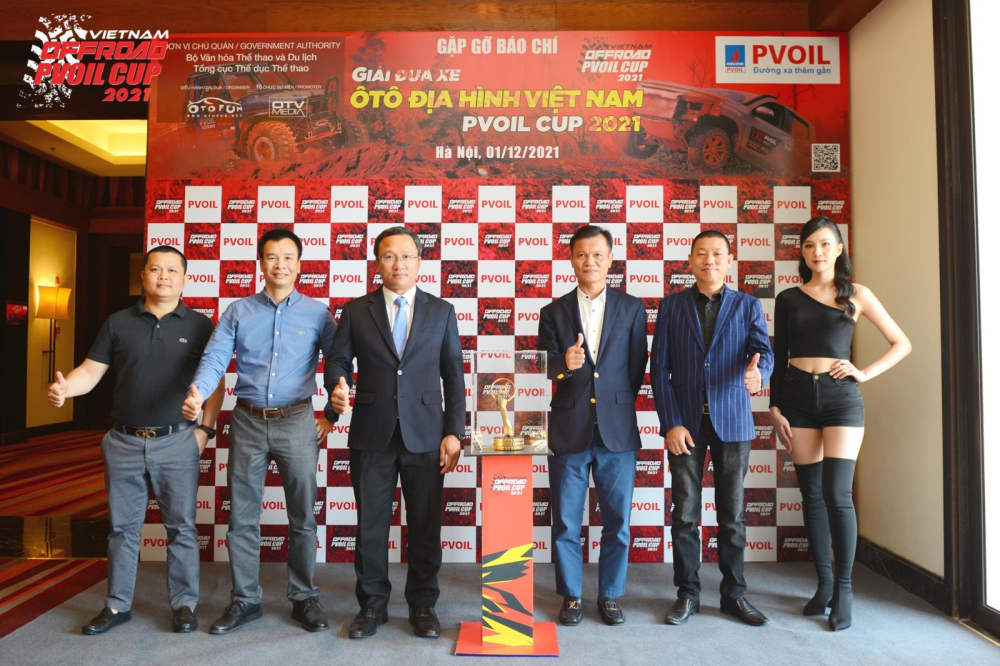 Ban tổ chức PVOIL VOC 2021 trong buổi họp báo.
