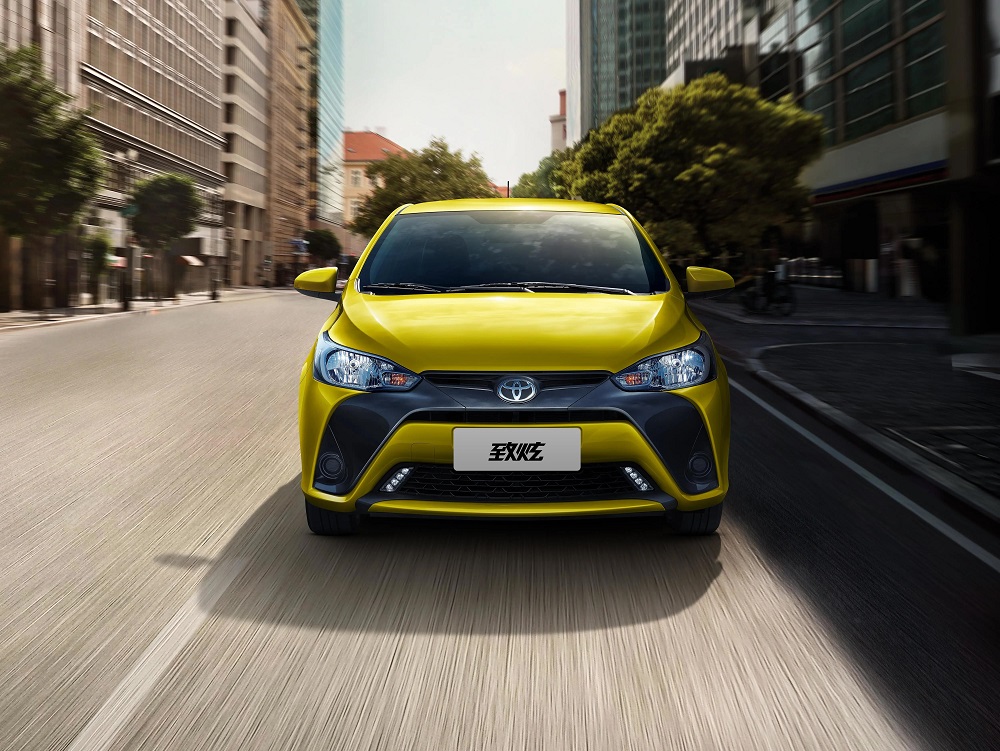 Toyota Yaris L 2022 nhìn từ phía trước Toyota Yaris L 2022 nhìn từ phía trước