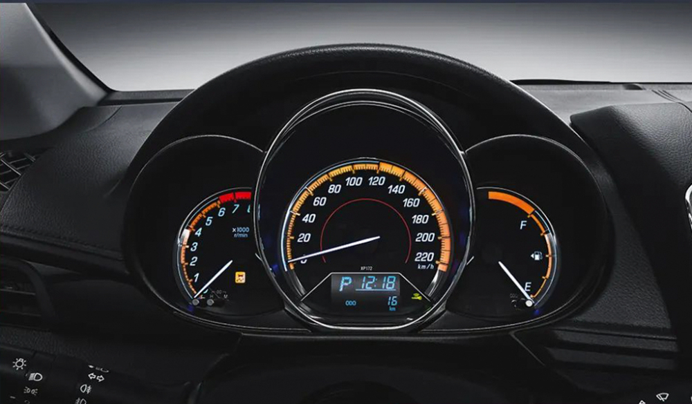 Bảng đồng hồ mới của Toyota Yaris L 2022 Bảng đồng hồ mới của Toyota Yaris L 2022
