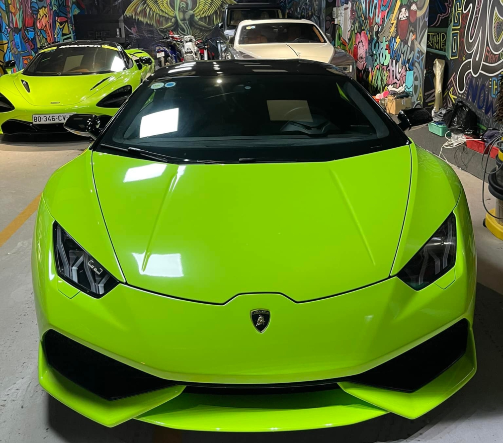 Doanh nhân sinh sống ở Sài thành tiếp tục tậu vê garage siêu xe khác là Lamborghini Huracan LP610-4