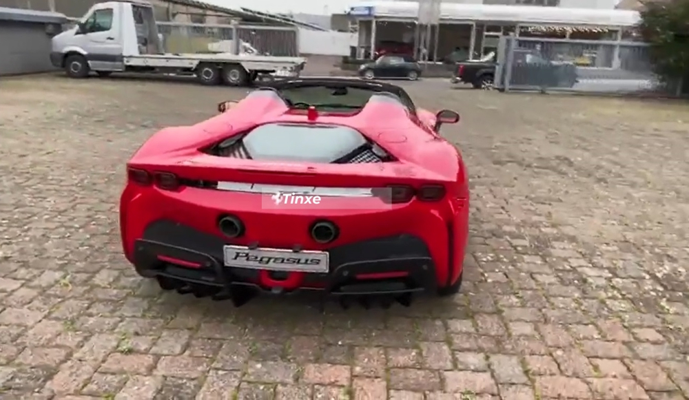 SF90 Spider hiện là chiếc siêu xe mui trần nhanh và mạnh nhất của Ferrari SF90 Spider hiện là chiếc siêu xe mui trần nhanh và mạnh nhất của Ferrari
