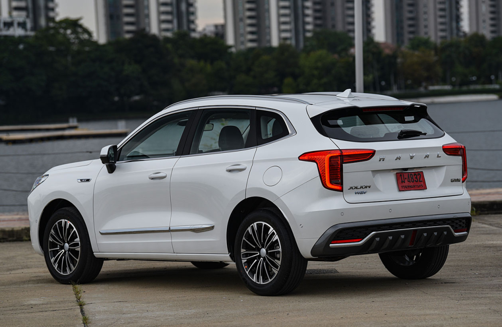 Haval Jolion 2022 nh&igrave;n từ ph&iacute;a sau