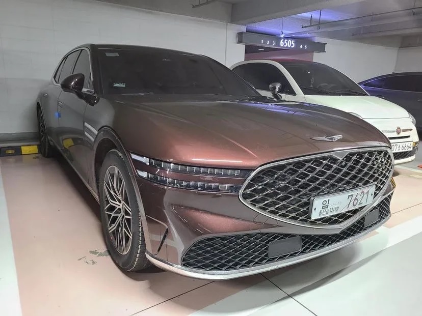H&igrave;nh ảnh bằng xương, bằng thịt của sedan hạng sang gi&aacute; mềm Genesis G90 2022
