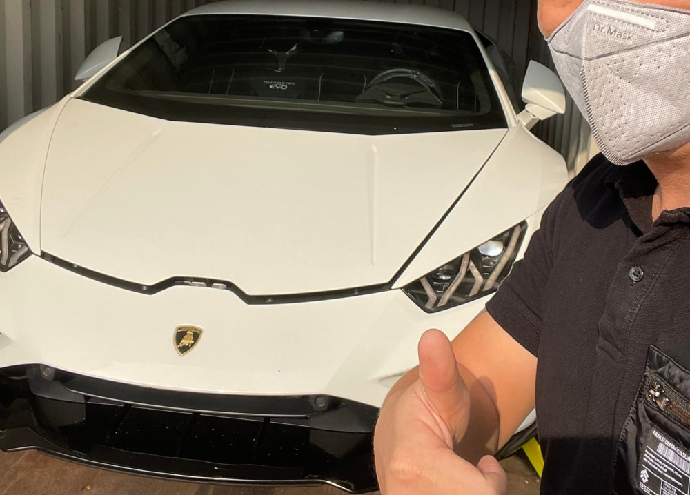 Hình ảnh chiếc siêu xe Lamborghini Huracan EVO RWD mới cập cảng