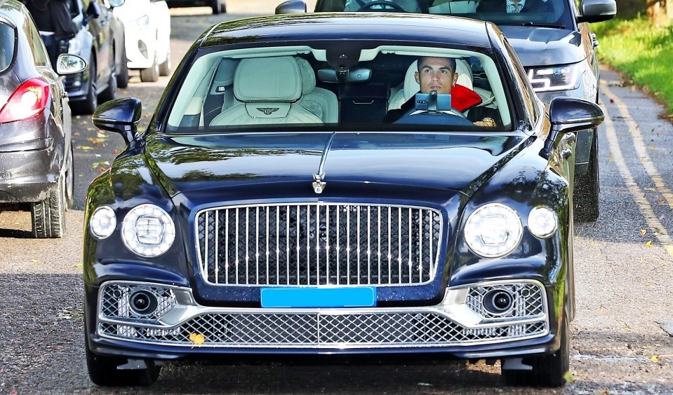 Chiếc Bentley Flying Spur mới của Ronaldo