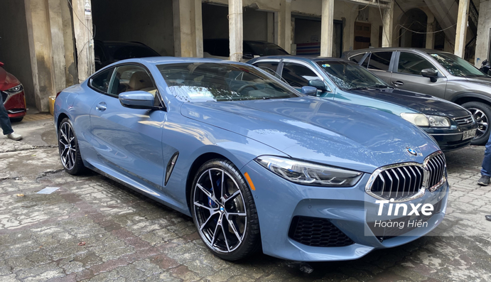 BMW 840i Coupe đầu tiên về Việt Nam với màu xanh Barcelona Blue Metallic.