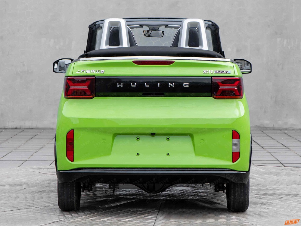 Wuling Hongguang Mini EV Convertible nhìn từ đằng sau