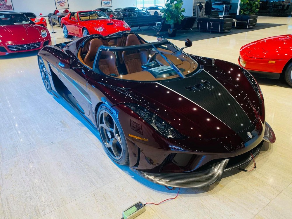 Cận cảnh chiếc xe Koenigsegg Regera của Hoàng Kim Khánh mua Cận cảnh chiếc xe Koenigsegg Regera của Hoàng Kim Khánh mua