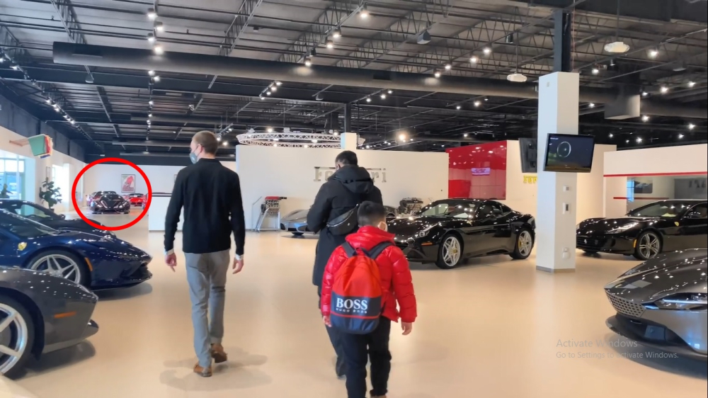 Và chiếc xe Koenigsegg Regera thực sự vào garage của Hoàng Kim Khánh chỉ xuất hiện chớp nhoáng, từ khá xa trong video này Và chiếc xe Koenigsegg Regera thực sự vào garage của Hoàng Kim Khánh chỉ xuất hiện chớp nhoáng, từ khá xa trong video này