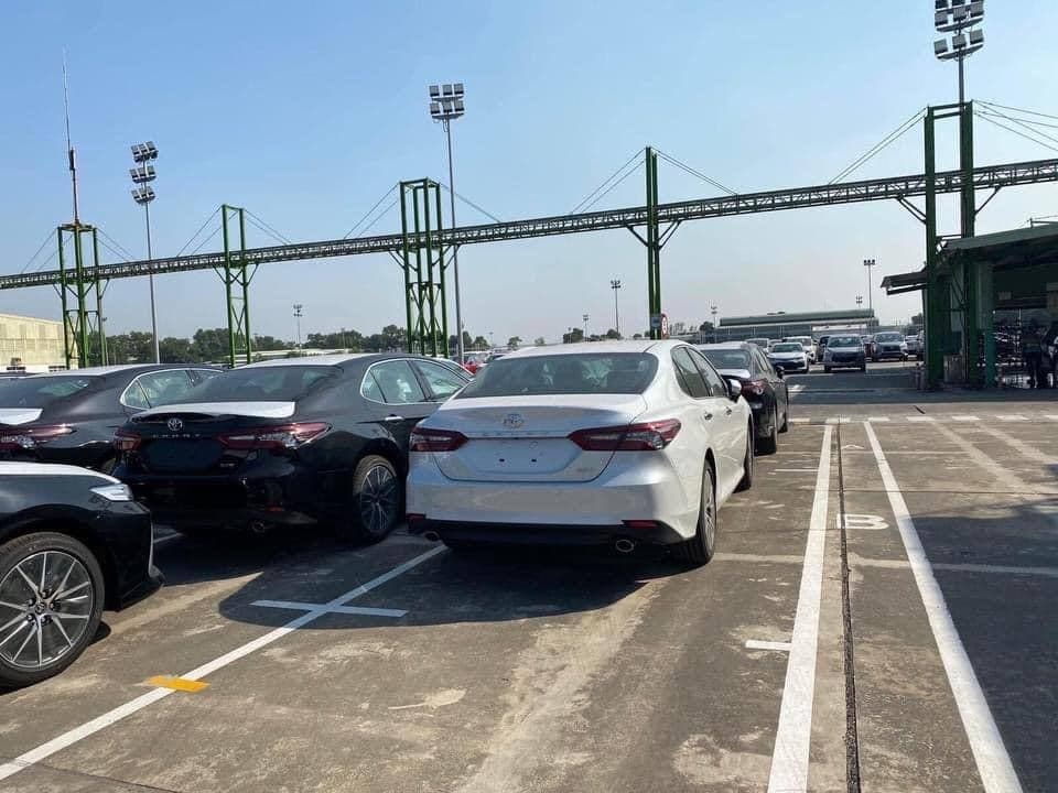 Thiết kế nội/ngoại thất của Toyota Camry 2022 chỉ thay đổi rất nhẹ.