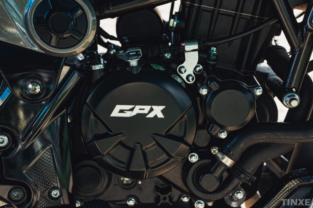 Khối động cơ trên GPX MAD 300