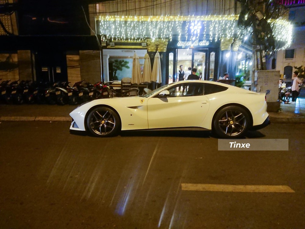 Trung b&igrave;nh mỗi năm, Phan Th&agrave;nh chỉ chạy Ferrari F12 Berlinetta kh&ocirc;ng qu&aacute; 40 km
