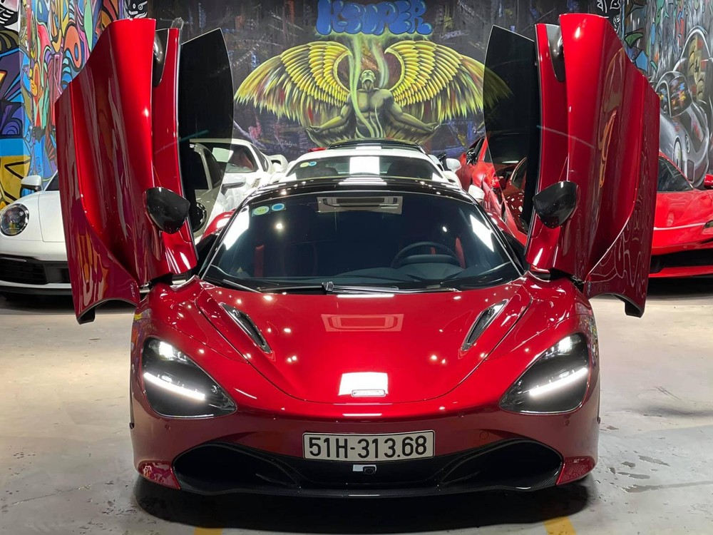 Vẻ đẹp của siêu xe mui trần McLaren 720S Spider màu đỏ Memphis độc nhất Việt Nam