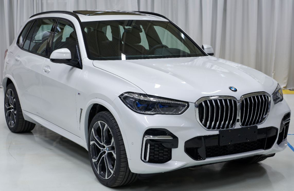 SUV hạng sang BMW X5 phiên bản kéo dài lộ diện, kích thước không thua kém X7