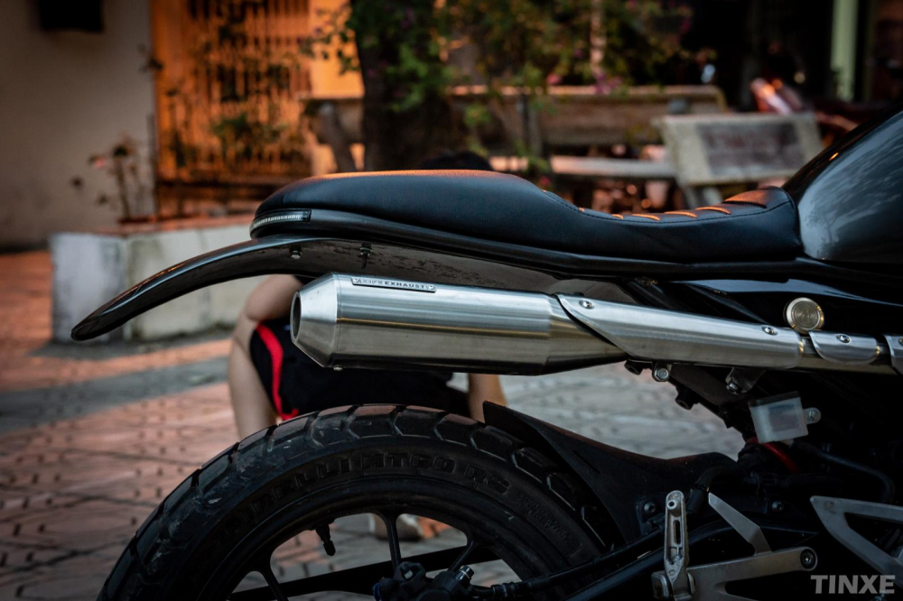 Dàn đuôi và pô độ trên Honda CB300R Dàn đuôi và pô độ trên Honda CB300R