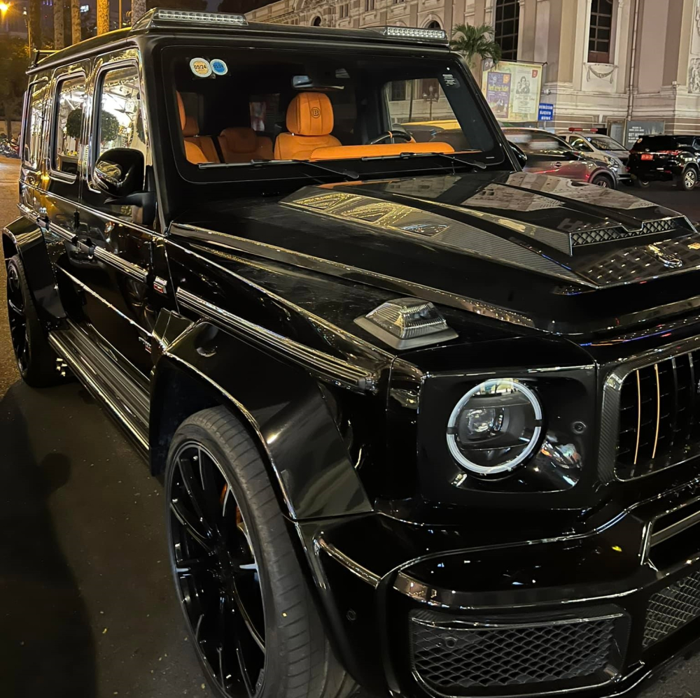 Người chơi lan đột biến trải nghiệm xe tải Mercedes-AMG G63 độ Brabus cực khủng sau khi b&aacute;n si&ecirc;u xe giới hạn