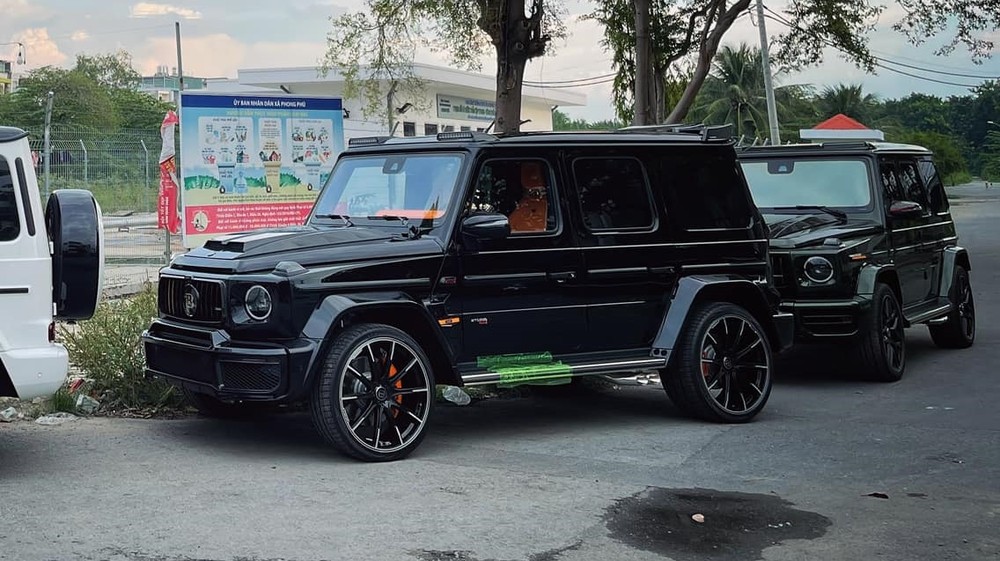 Đại gia lan đột biến nhanh ch&oacute;ng rước về garage chiếc xe Brabus 800 Widestar 
