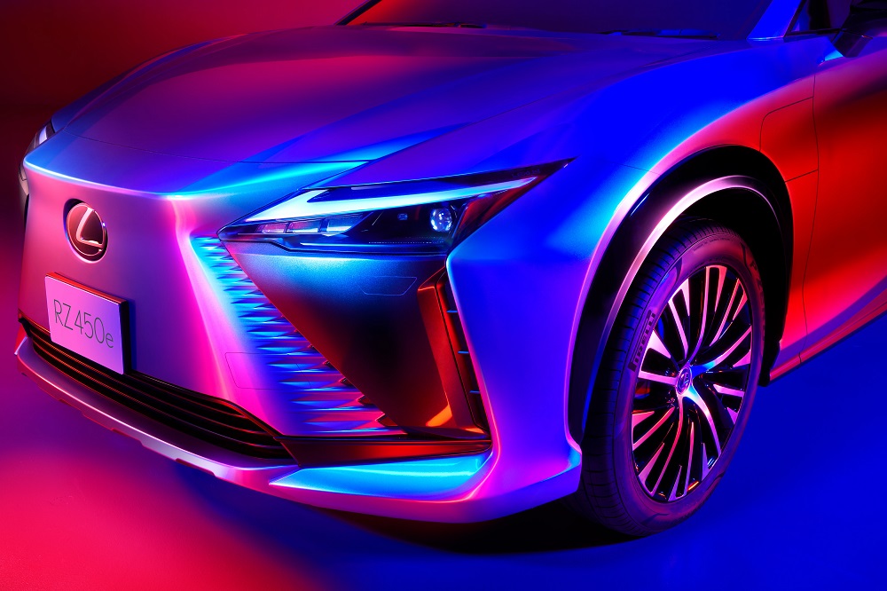 Cận cảnh đầu xe của Lexus RZ 2022