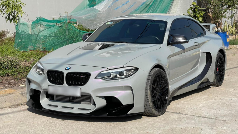 Ngoại hình chiếc xe BMW M2 sau khi trải qua cuộc phẫu thuật thẩm mỹ với body kit của hãng DarwinPro Ngoại hình chiếc xe BMW M2 sau khi trải qua cuộc phẫu thuật thẩm mỹ với body kit của hãng DarwinPro