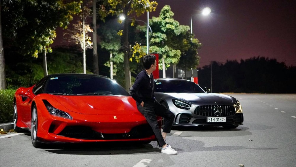 Cường Đô-la đang sở hữu 2 siêu xe là Ferrari F8 Tributo và Mercedes-AMG GT R