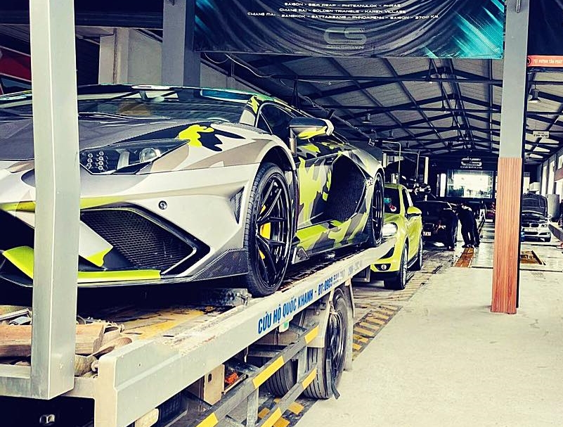 Chiếc xe Lamborghini Aventador LP700-4 độ Duke Dynamics nhìn từ đầu xe Chiếc xe Lamborghini Aventador LP700-4 độ Duke Dynamics nhìn từ đầu xe