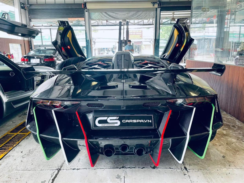 Thiết kế đuôi xe Lamborghini Aventador LP700-4 độ Duke Dynamics Thiết kế đuôi xe Lamborghini Aventador LP700-4 độ Duke Dynamics