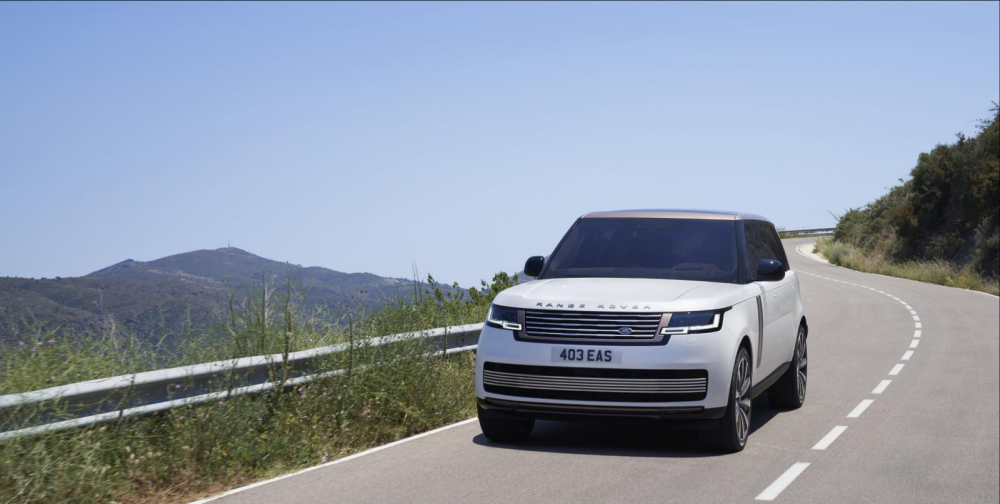 Thiết kế đầu xe của Range Rover SV 2022