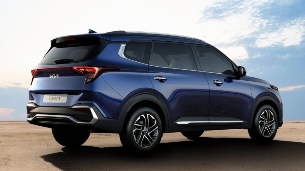 Kia Carens 2022 nhìn từ phía sau