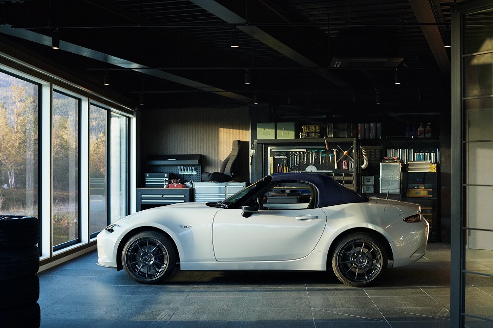 Mazda Roadster 2022 bản 990S mới
