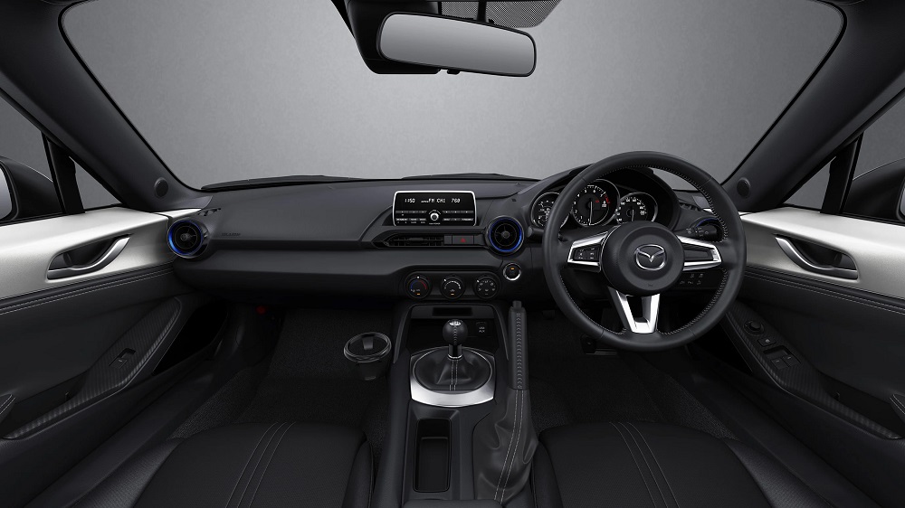 Nội thất b&ecirc;n trong Mazda Roadster 990S 2022 