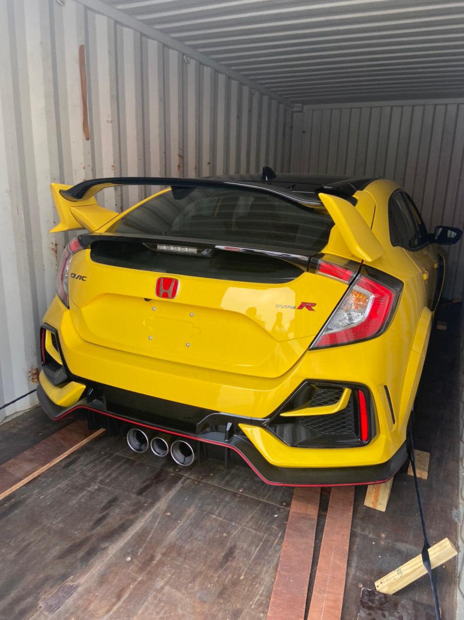 Honda Civic Type R Limited Edition c&oacute; c&aacute;nh gi&oacute; đu&ocirc;i cỡ lớn