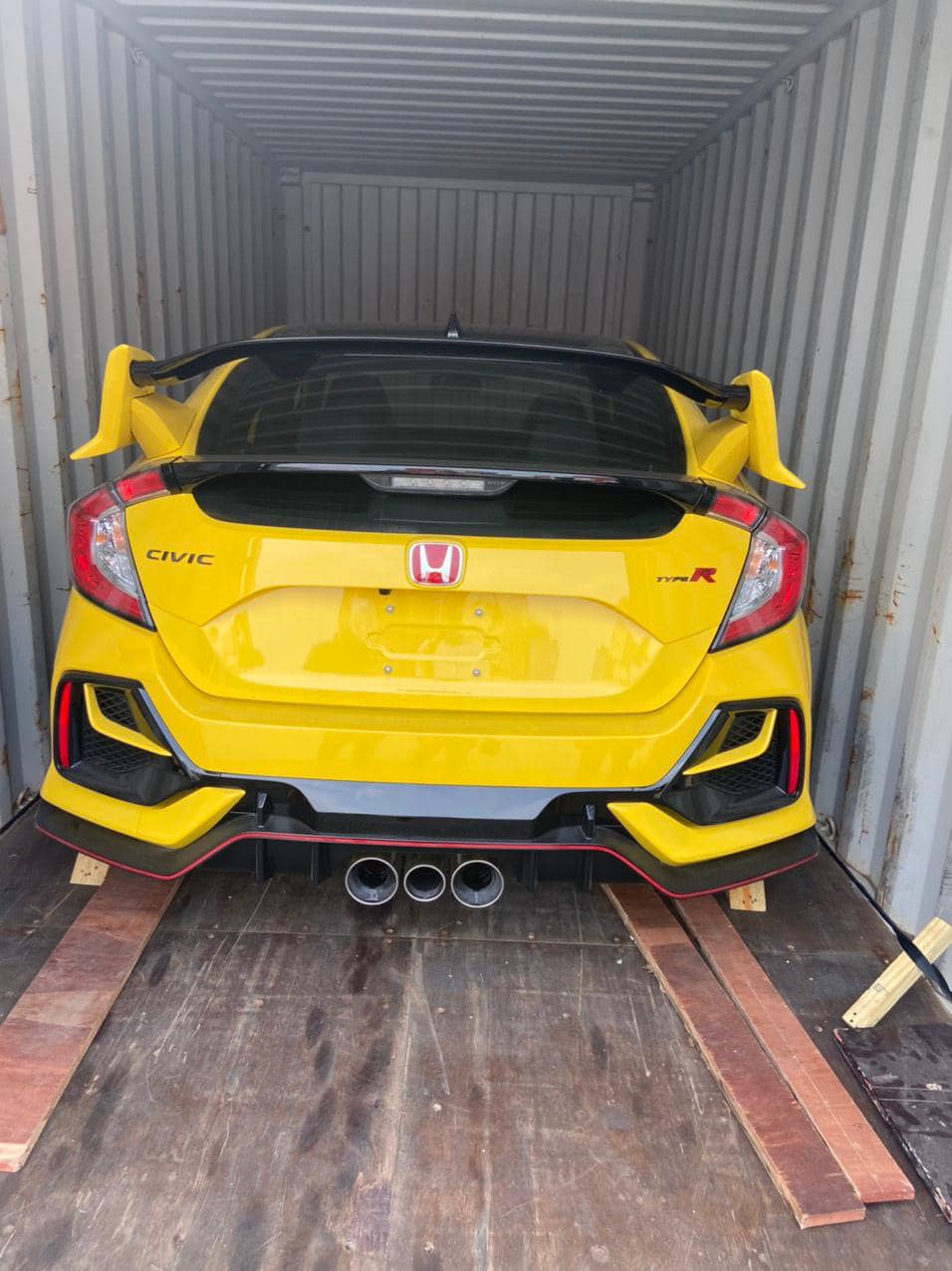Honda Civic Type R Limited Edition bất ngờ cập cảng Việt Nam