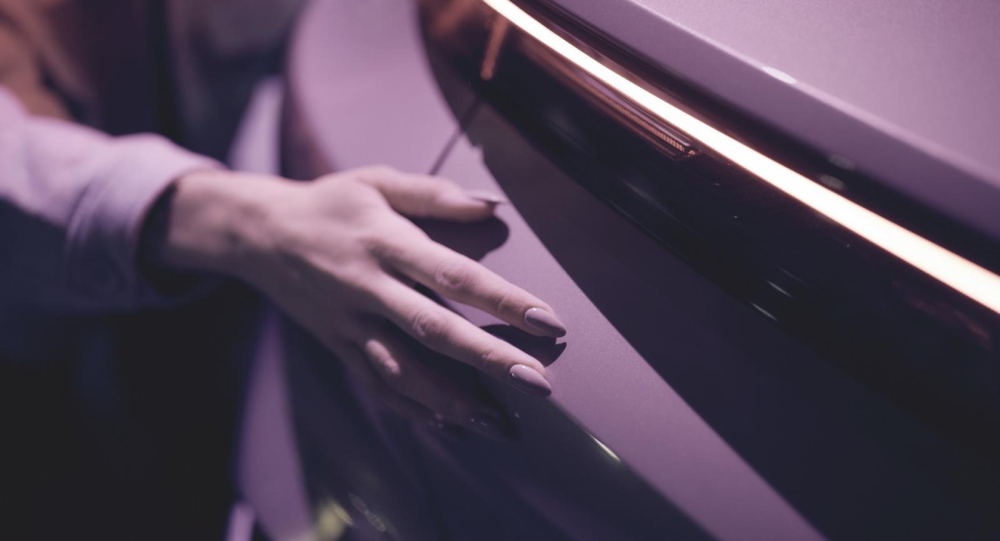 Các nhà thiết kế của Porsche tìm cảm hứng cho màu sơn mới từ đồ nội thất
