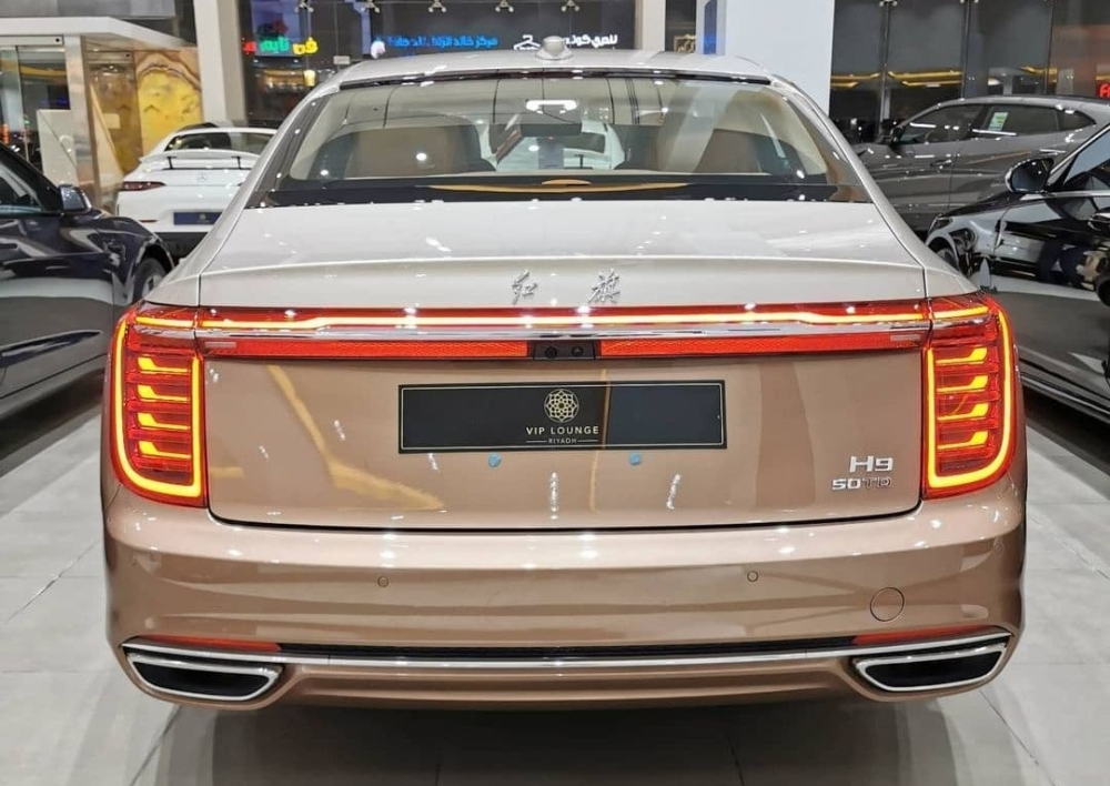 Điểm ấn tượng của Hongqi H9 chính là đèn LED rất ma mị Điểm ấn tượng của Hongqi H9 chính là đèn LED rất ma mị