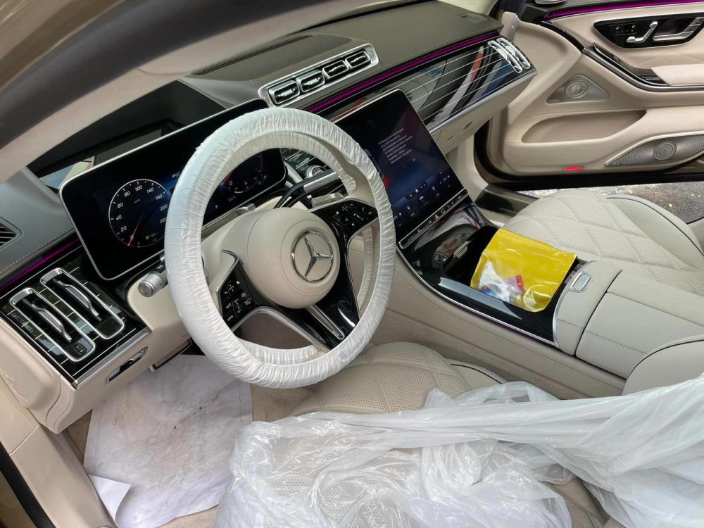 Nội thất xe Mercedes-Maybach S680 đầu tiên về nước Nội thất xe Mercedes-Maybach S680 đầu tiên về nước