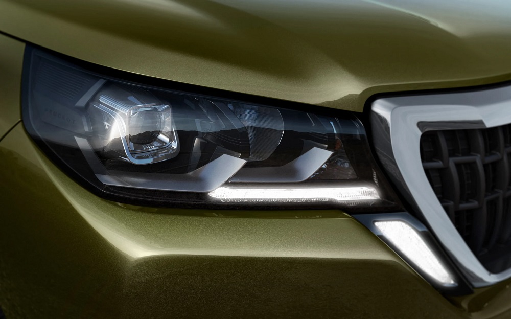 Cận cảnh đèn pha của Peugeot Landtrek