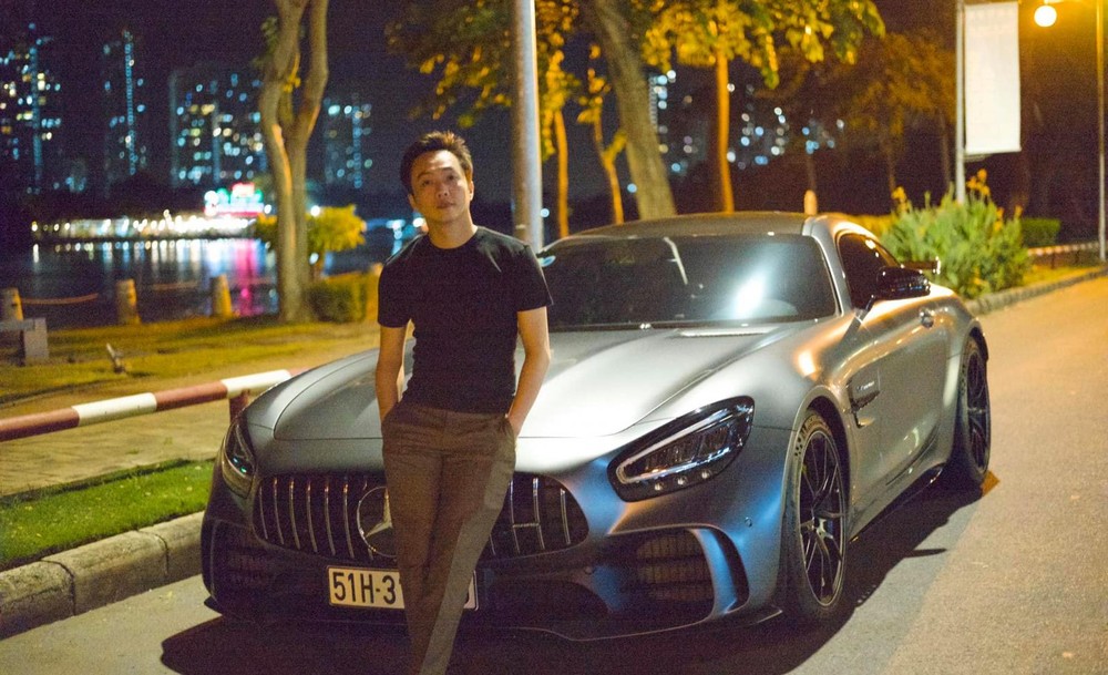 Cường Đô-la cùng siêu xe Mercedes-AMG GT R