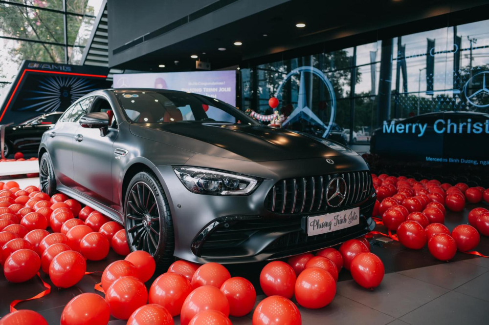 Xe Mercedes-AMG GT 53 của Phương Trinh Jolie có giá từ 6,3 tỷ đồng