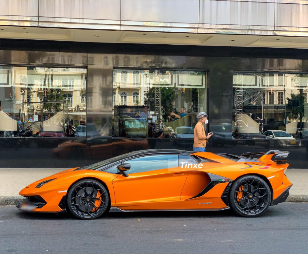 Giá xe Lamborghini Aventador SVJ Roadster tại thị trường nước ngoài từ 13,2 tỷ đồng Giá xe Lamborghini Aventador SVJ Roadster tại thị trường nước ngoài từ 13,2 tỷ đồng