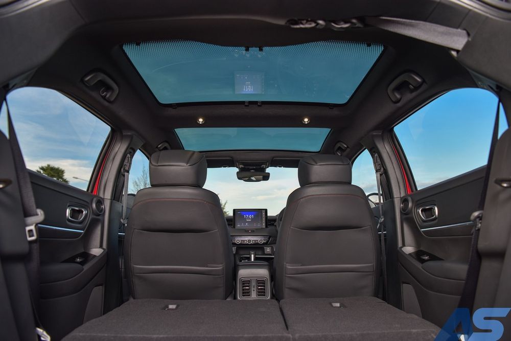Honda HR-V 2022 c&oacute; cửa sổ trời to&agrave;n cảnh